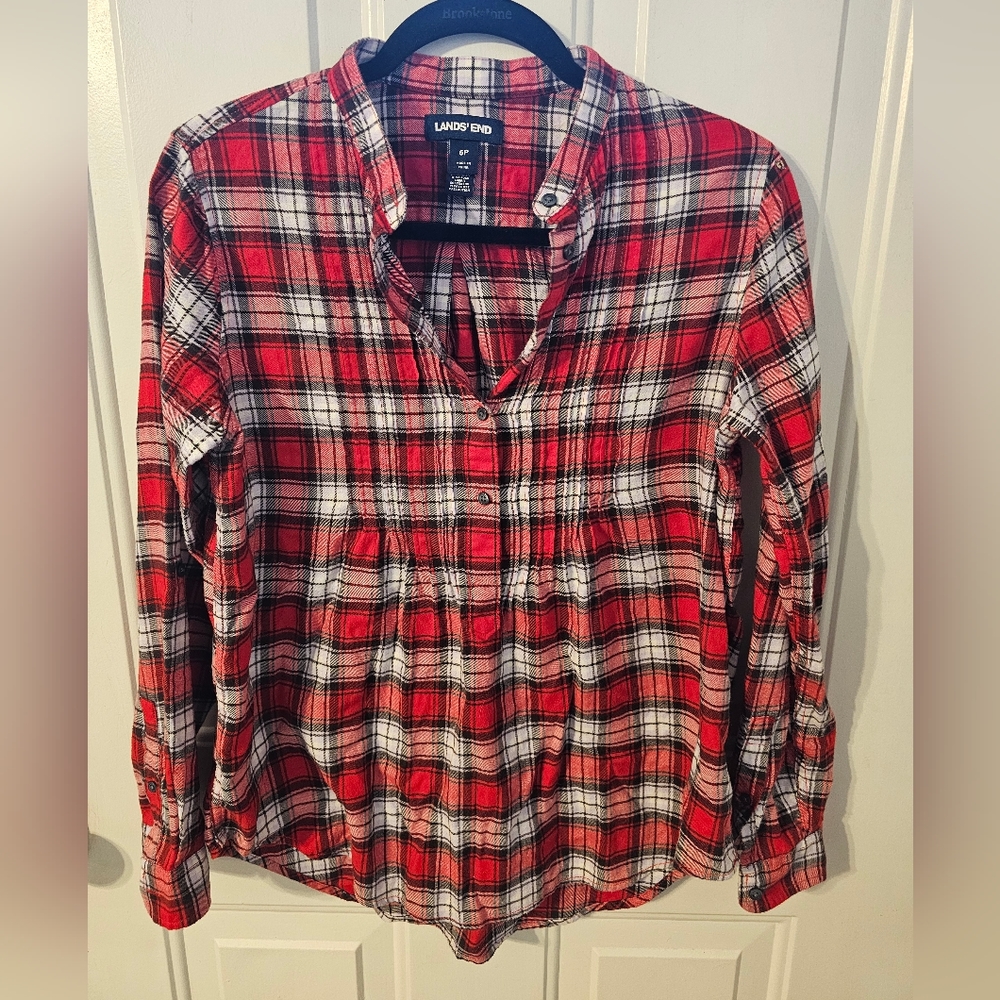 Size 6 petite lands and long sleeve red flannel shirt